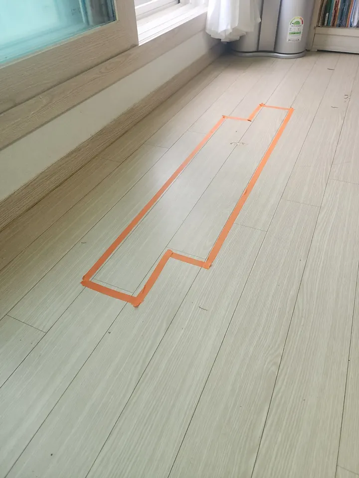 김포 에일린의뜰 이사짐센터 마루손상 교체